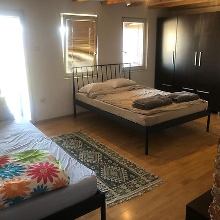 פרישטינה Central Apartment מראה חיצוני תמונה