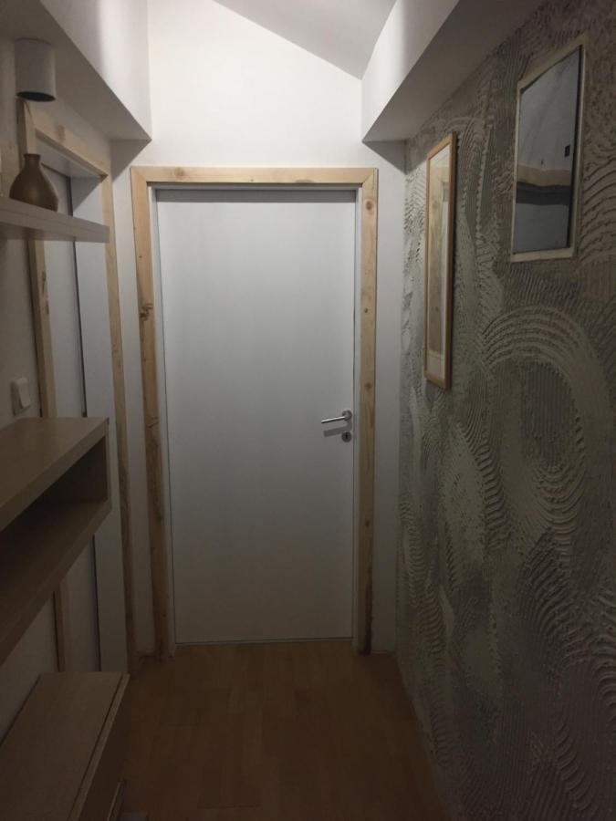 פרישטינה Central Apartment מראה חיצוני תמונה